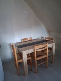Location Appartement 2 pièces très lumineux au 2eme étage