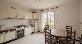 Location Villa bourgeoise 6 pièces + garage : 195 M2