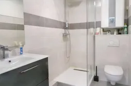 Location Joli studio, situé le long des bords de marne