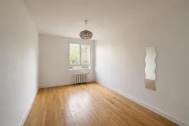 Location Beau 3P traversant 53 m² avec parking