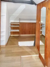 Location Appartement atypique, tranquille, près commerçants