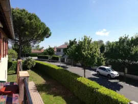 Location GRAND STUDIO  Résidentiel, Jardin, Parkings ...