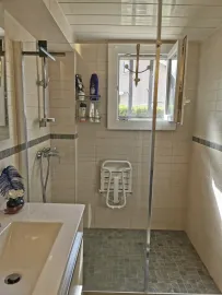 Location GRAND STUDIO  Résidentiel, Jardin, Parkings ...