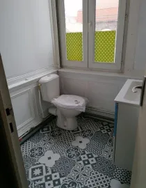 Location Très Grand 2 Pièces - immeuble bourgeois ancien