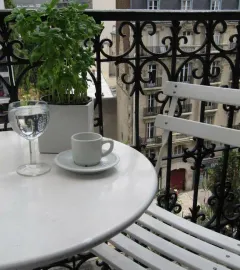 Location Beau studio meublé 13,50 m² + balcon Paris 11E