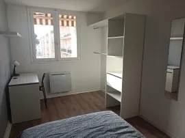 Colocation Chambre en colocation avec femme de menage !
