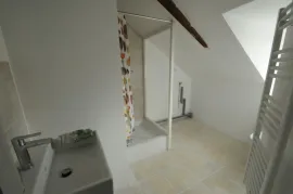 Location Loft moderrne et lumineux , calme en ville
