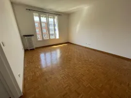 Location Élégant 2 pièces plein sud toutes commidites