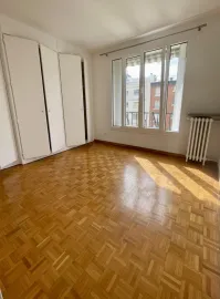 Location Élégant 2 pièces plein sud toutes commidites