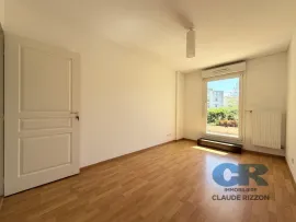 Vente HOPITAL CENTRAL - F3 à vendre