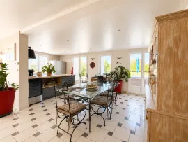 Vente Maison familiale – beaux volumes, grand terrain et fort potentiel