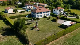 Vente Maison familiale – beaux volumes, grand terrain et fort potentiel