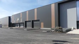 Location À louer – Local d'activités de 555 m² dans le Parc D'activités du Mesnil, à prox