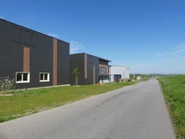 Location À louer – Local d'activités de 555 m² dans le Parc D'activités du Mesnil, à prox