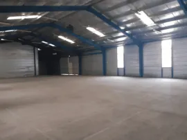 Location À louer ou à vendre – Locaux d'activités de 290m² à 1380 m² à Bagnères-de-Bigorr