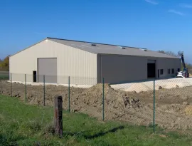 Location À vendre ou à louer un entrepôt de 920 m²  proche d'Auxerre dans l' Yonne