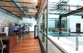 À louer – Bureaux au sein du bâtiment Les Docks à Marseille – Bouches-du-Rhône ( Marseille 2e