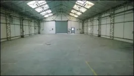 Vente A vendre, entrepôts et ateliers de 2ha, proche Auxerre