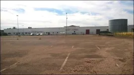 Vente A vendre, entrepôts et ateliers de 2ha, proche Auxerre