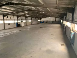À louer – Entrepôt de 1 540 m² dans la zone d'activités du Fournalet à Sorgues – Sorgues