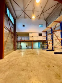 Location À louer – Local d'activités de 250 m² à Bédarrides – Vaucluse (84)