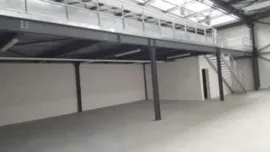 Location À louer- Bureaux et ateliers de 850m² en hôtel d'entreprises à Vic-en-Bigorre, H