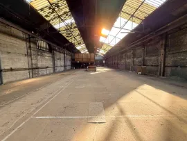 À vendre ou à louer – Local d'activités de 1 488 m² au Havre – Seine-Maritime (7 Le Havre