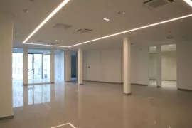 Location À louer – Bureaux et coworking au sein d'un espace dédié aux métiers de la mode 