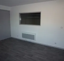 Location Location entrepôt de 770 m² à proximité d'Auxerre