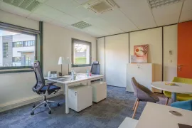 Location À louer – Bureaux privatifs de 13 à 22 m² et postes en coworking dans le quartie