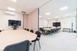Location À louer – Bureaux de 12 à 28 m² en hôtel d'entreprise dans le centre-ville de Po