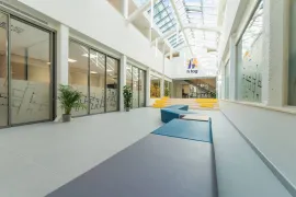 Location À louer – Bureaux de 12 à 28 m² en hôtel d'entreprise dans le centre-ville de Po