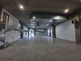 À Louer – Local d'activités de 832 m² à Colombes – Hauts-de-Seine (92) Colombes