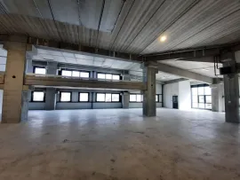 Location À Louer – Local d'activités de 832 m² à Colombes – Hauts-de-Seine (92)