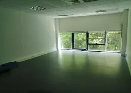 Location À louer – Bureaux de 35, 42 et 73 m² dédiés aux entreprises du secteur des compo