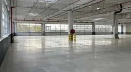 Location À Louer – Entrepôt de 3 400 m² divisibles à partir de 700 m² à Gennevilliers –  