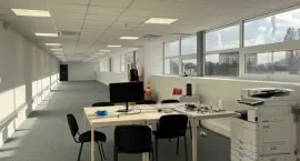 Location À Louer – Entrepôt de 3 400 m² divisibles à partir de 700 m² à Gennevilliers –  