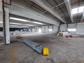 Location À Louer – Entrepôt de 3 400 m² divisibles à partir de 700 m² à Gennevilliers –  