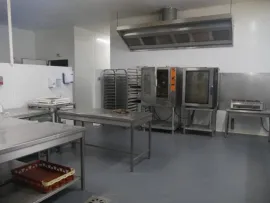 Location À Louer – Bâtiment Agroalimentaire de 2 450 m² à L'Isle-sur-la-Sorgue –  Vauclus