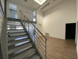 Location À louer – Locaux d'activités de 127 à 137 m² à Nantes – Loire Atlantique (44)