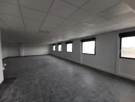 Location À louer – Locaux d'activités de 389 m² à proximité de Reims – Marne (51)