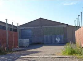 À Louer ou à vendre – Local d'Activités de 800 m² à Laissac-Sévérac l'Église – A Laissac-Sévérac l'Église