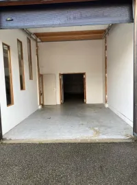 Location À louer – Local d'activités de 215 m² dans le village des métiers d'Avignon – Va