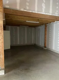 Location À louer – Local d'activités de 215 m² dans le village des métiers d'Avignon – Va