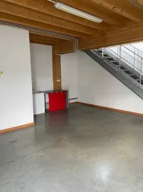 Location À louer – Local d'activités de 215 m² dans le village des métiers d'Avignon – Va