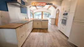 Vente Maison 10 pièces 240m2 avec jardin 2500m2 piscinable