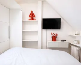Vente Paris 16e – Avenue Adrien Hébrard – Chambre de service / studio au 8e étage avec ascenseur