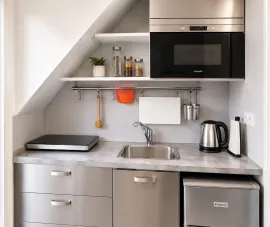 Vente Paris 16e – Avenue Adrien Hébrard – Chambre de service / studio au 8e étage avec ascenseur