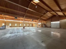 À vendre – Entrepôt de 1 864 m² à Caumont-sur-Durance – Vaucluse (84) Caumont-sur-Durance