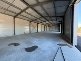 À vendre – Local d'activités de 660 m² divisible à partir de 220 m² à Vedène – V Vedène